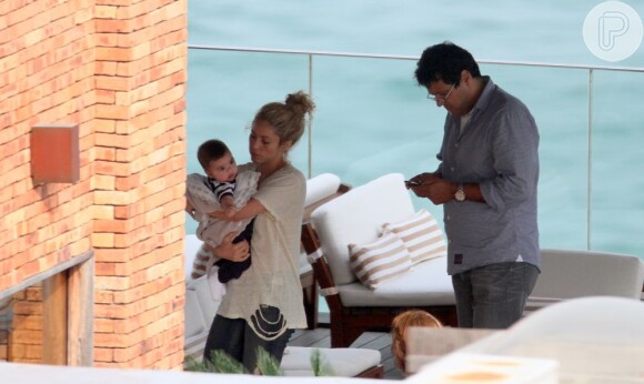 Shakira foi flagrada com o filho, Milan, na cobertura do Hotel Fasano, no Rio