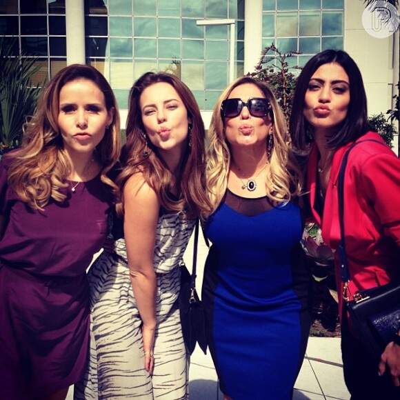 As atrizes de 'Amor à Vida' Leona Cavalli, Paolla Oliveira, Susana Vieira e Carol Castro posam fazendo biquinho em 3 de julho de 2013