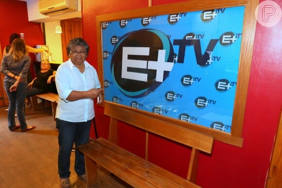 Diretora de conteúdo do canal E+TV, Marlene Mattos disse, aos risos: 'Eu também estou trabalhando de graça, gosto de desafios'