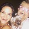 Bruna Marquezine e Xuxa posaram com os dentes sujos de chocolate durante a festa de aniversário de 20 anos da atriz