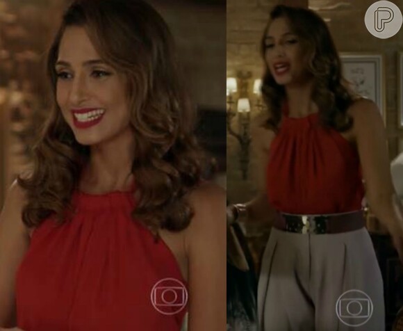 Regina (Camila Pitanga) adora usar body. O modelo vermelho é da marca Amabilis