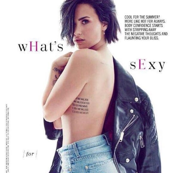 Demi Lovato postou nesta terça-feira, 4 de agosto de 2015, duas fotos além da capa de setembro da 'Cosmopolitan'. Em uma delas, a cantora aparece de lado e fazendo topless