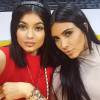 Kylie Jenner e Kim Kardashian surpreendem por semelhança