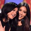 As irmãs Kim Kardashian e Kylie Jenner estão cada vez mais parecidas!