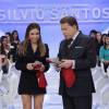 Silvio Santos ganhou da filha Patricia Abravanel um sapato cravejado de spikes brilhantes da grife Louboutin