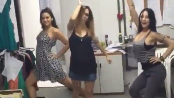 Bruna Marquezine e Tatá Werneck dançam funk e 'É o Tchan', veja vídeos
