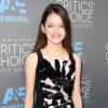 A atriz Mackenzie Foy, a Renesmee da saga 'Crepúsculo', tem 14 anos e usa salto para eventos e premiações