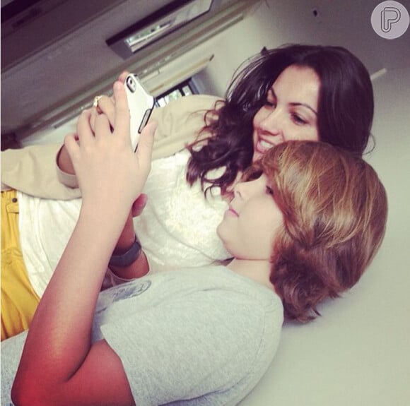 Para estrear no Instagram, Patrícia Poeta escolheu uma foto ao lado do filho. 'Aprendendo a criar uma conta no instagram', legendou, em 11 de maio de 2013