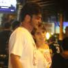 Isabella Santoni e Lucas Wakim foram vistos aos beijos no último final de semana, no Rio de Janeiro. Novo relacionamento da atriz dividiu a opinião dos fãs da artista, nas redes sociais