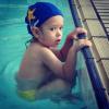 Adriane Galisteu posta foto do filho, Vittorio, na aula de natação, em 8 de dezembro de 2012
