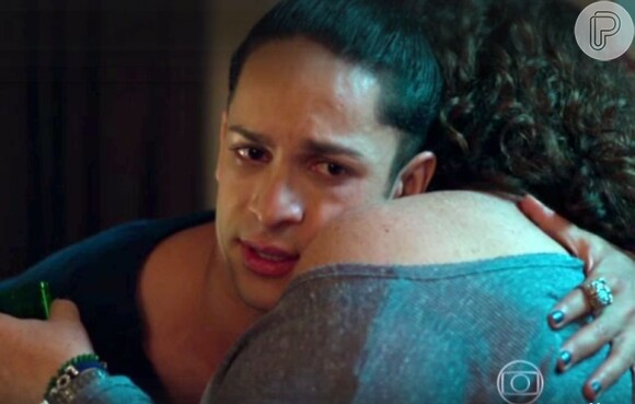 No capítulo que foi ao ar nesta terça-feira, dia 11 de agosto de 2015, Visky (Rainer Cadete) e Lourdeca (Dida Camero) choraram as pitangas por se sentirem sozinhos