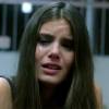 Apaixonada por Alex (Rodrigo Lombardi), Angel (Camila Queiroz) chora e se sente culpada por ser amante do marido da mãe, na novela 'Verdades Secretas'