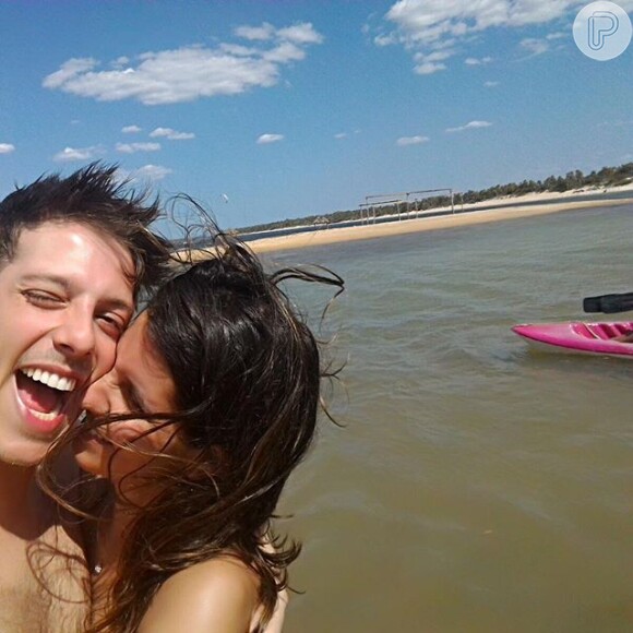 Fábio Porchat aparece ao lado de Nataly Mega em uma foto postada em seu Instagram na quinta-feira, dia 13 de agosto de 2015