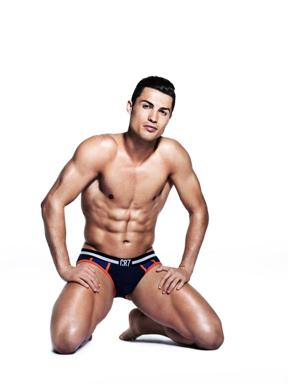 O jogador Cristiano Ronaldo sempre recebe vários elogios em suas fotos exibindo o corpo atlético
