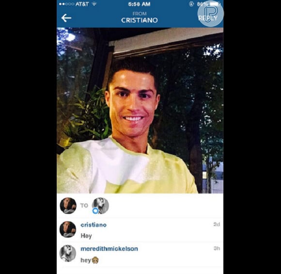 O jogador Cristiano Ronaldo é sempre participativo nas redes sociais. O craque surpreendeu a modelo Meredith Mickelson, de 16 anos, ao dar um 'oi' através das redes sociais