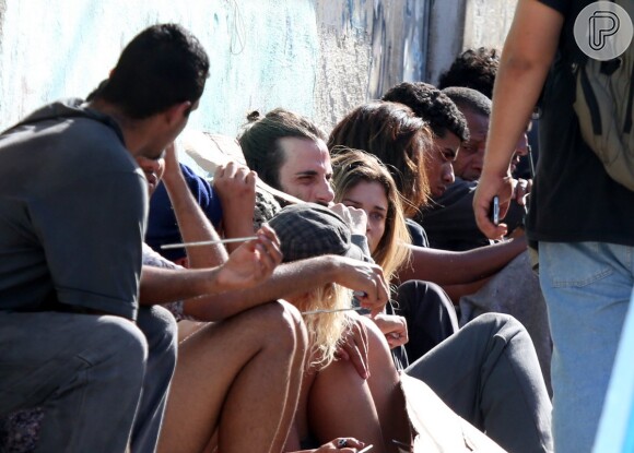 Grazi Massafera grava cenas como a modelo drogada Larissa de 'Verdades Secretas', da Globo