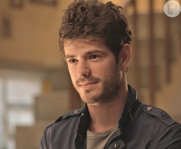 Benjamin (Maurício Destri) assume o comando da Pilartex e se torna alvo de Gabo (Henri Castelli), na novela 'I Love Paraisópolis'