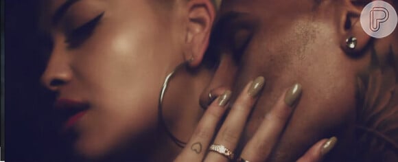 Rita Ora e Chris Brown: no clipe 'Body On Me', cantora mostra semelhança com Rihanna, ex-namorada de Chris