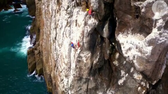 João Vithor Oliveira e Nicolas Prattes em ação na cena de escalada