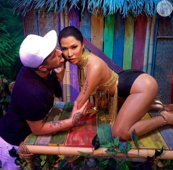 Frequentadores do museu de cera Madame Tussauds, de Las Vegas, logo publicaram nas redes sociais fotos ousadas com a estátua de Nicki Minaj