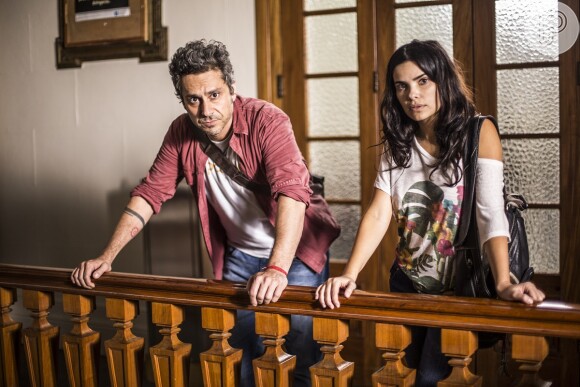 Tóia (Vanessa Giácomo) vai se envolver com Romero Rômulo (Alexandre Nero), em 'A Regra do Jogo'