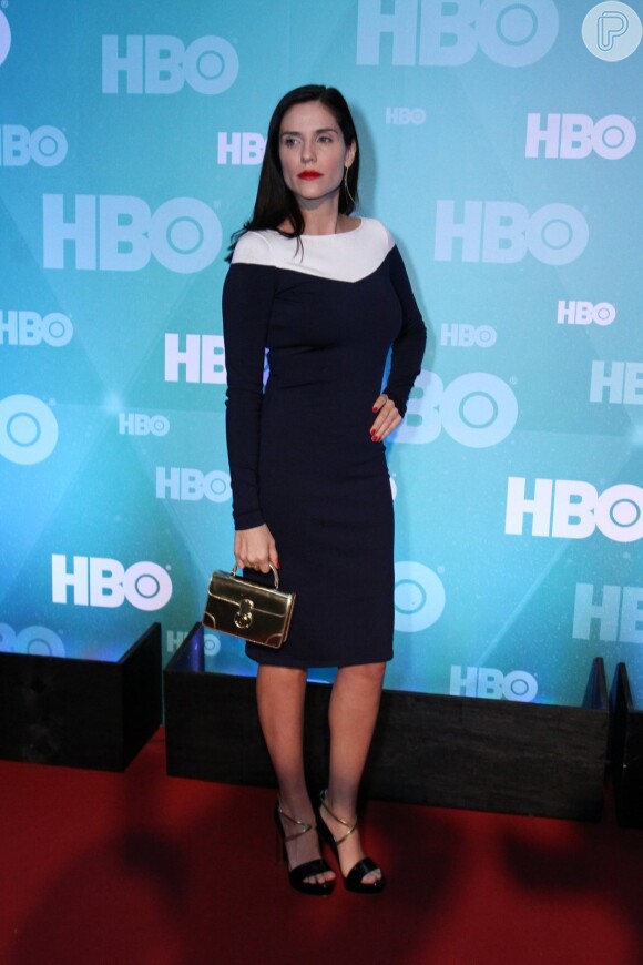 Rafaela Mandelli, estrela da série 'O Negócio', da HBO, também prestigiou a noite de festa