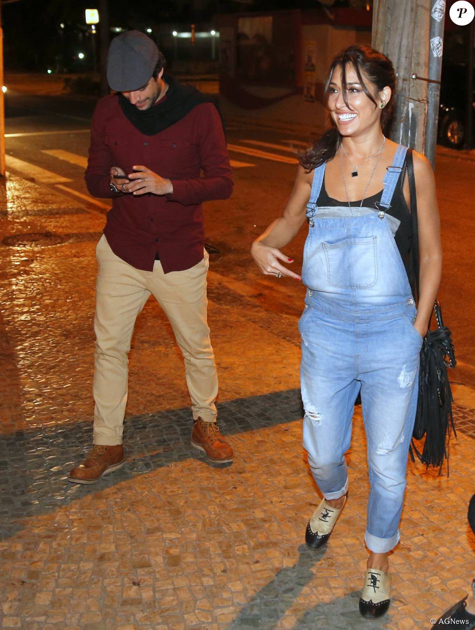 Giselle Itie E Guilherme Winter Se Conheceram Nas Gravacoes Da Novela Os Dez Mandamentos E Durante Jantar Ficaram Boa Parte Do Tempo Agarrados Purepeople