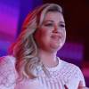 Kelly Clarkson anuncia segunda gravidez em show nos EUA: 'Totalmente grávida', nesta quarta-feira, 19 de agosto de 2015