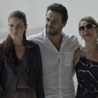 'Verdades Secretas': Angel (Camila Queiroz) sente ciúmes de Alex com Carolina