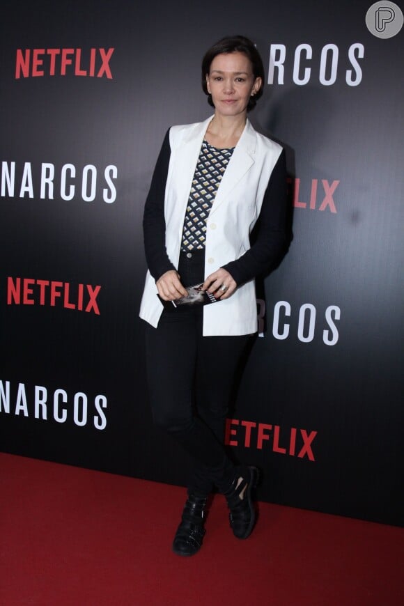 Julia Lemmertz também prestigiou pré-estreia da série 'Narcos'