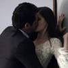 Camila Queiroz está no ar na pele da ninfeta Angel na novela 'Verdades Secretas', que vive uma relação conturbada com Alex (Rodrigo Lombardi)