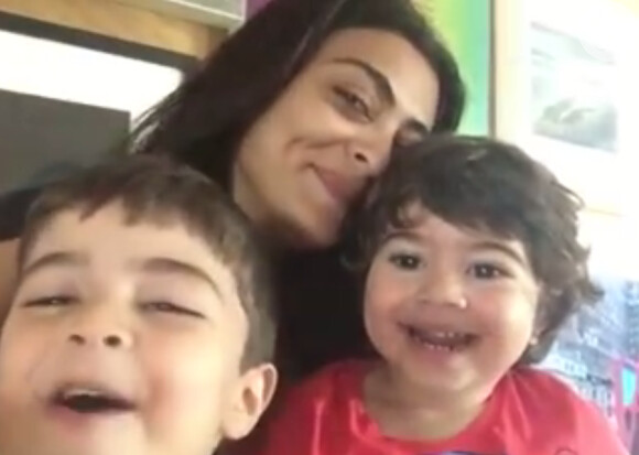 No vídeo, o filho mais velho de Juliana Paes, Pedro, de 4 anos, começa a cantar e no meio da canção chama a mãe de 'gorducha'