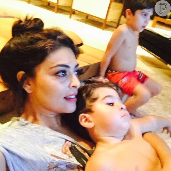Juliana Paes pode ser considerada mãe coruja, a atriz sempre posta fotos com os filhos em suas redes sociais
