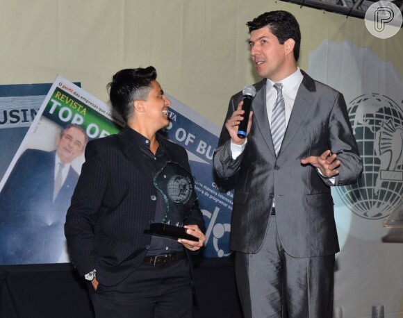 Thammy Miranda é premiada no Troféu Marketing & Empreendedores 2013, em São Paulo