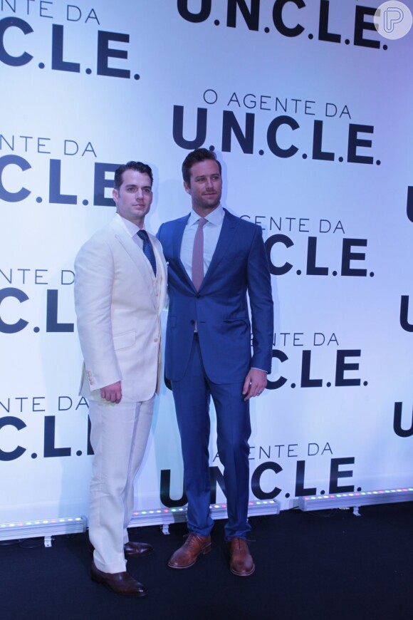 Carol Nakamura prestigia estreia do filme 'Agente U.N.C.L.E' que tem o ator britânico Henry Cavill, o Super-Homem, e o americano Armie Hammer no elenco. O evento aconteceu nesta segunda-feira (24)