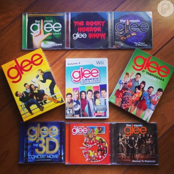 Dani Calabresa publicou sua coleção de DVDs e CDs de 'Glee' no Instagram em homenagem ao ator: 'Uma das séries mais inpiradoras'