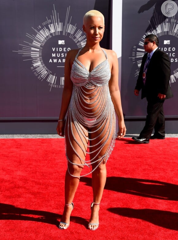 Amber Rose acreditou que ia arrasar nesse vestido de Laurel DeWitt no VMA 2014