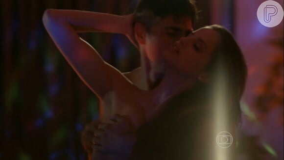 Anthony (Reynaldo Gianecchini) pediu Giovanna (Agatha Moreira) em casamento. O namoro do modelo com Fanny (Marieta Severo) é apenas por interesse do rapaz