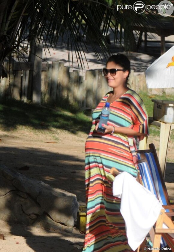 Juliana Paes foi flagrada em momento de passeio em Búzios, região dos Lagos do Rio de Janeiro