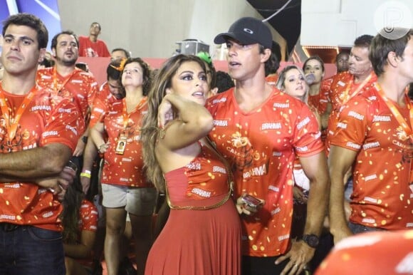 Juliana Paes já estava com uma bela barriga no Carnaval de 2013