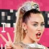 Miley Cyrus ousou no modelito escolhido para o Video Music Awards, da MTV, em Los Angeles