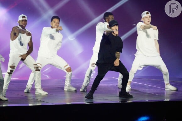 Bieber fez uma performance impecável, com direito a coreografias com seus dançarinos