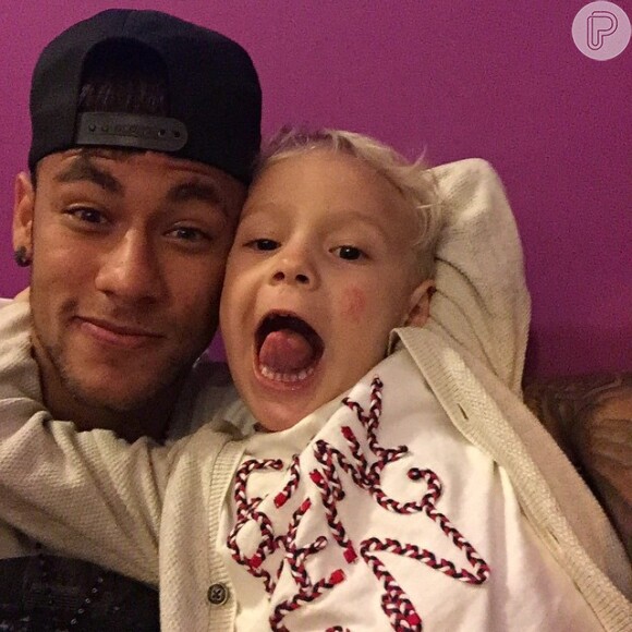 Neymar e o filho Davi Lucca, de 4 anos, que está morando com o jogador