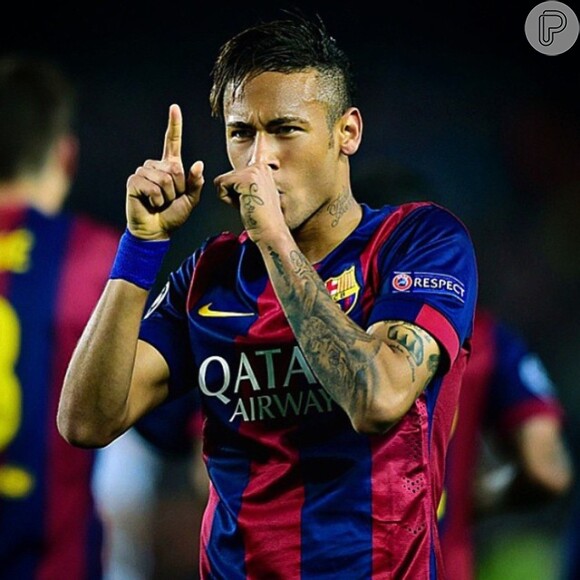 Neymar renovou contrato com o Barcelona até 2020