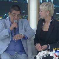 Zeca Pagodinho reclama de horário do programa da Xuxa: 'Doido para ir embora'