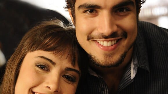 Caio Castro e Maria Casadevall festejam primeiro beijo em novela: 'Cumplicidade'