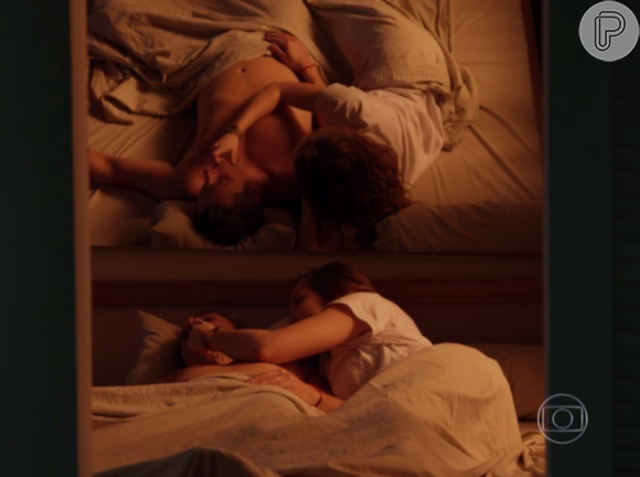 Cansado de ouvir Paty (Letícia Colin) falar após o sexo, Romero (Alexandre Nero) inventa que vai trabalhar para se livrar da namorada