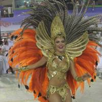 Paloma Bernardi reforça malhação para o Carnaval: 'Não quero ficar marombada'