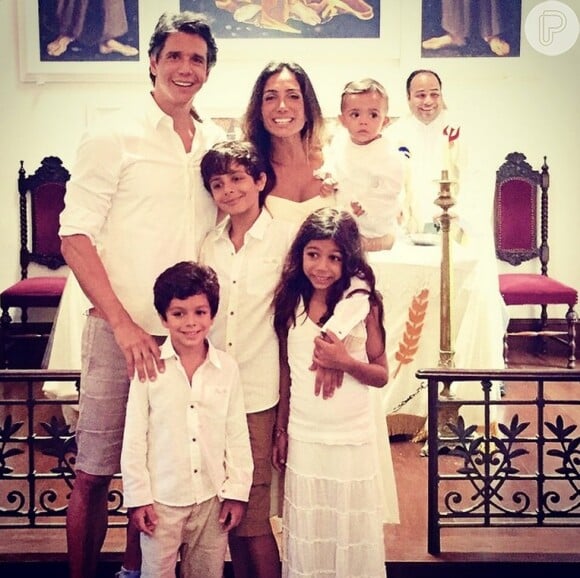 Márcio Garcia é casado há 15 com a nutricionista Andrea Santa Rosa, com quem tem quatro filhos: Pedro, de 11 anos, Nina, de 9, e Felipe, de 6, e João, de 1 ano e meio