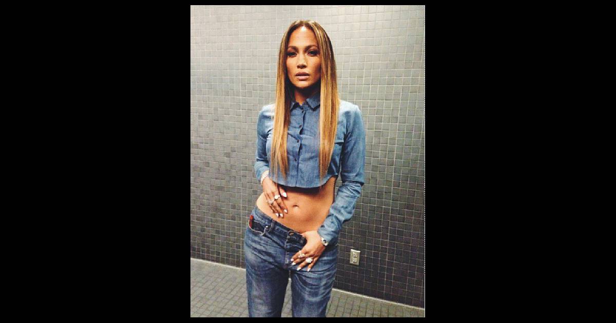 Aos 45 anos, Jennifer Lopez mostra que tem boa forma Purepeople Aos 45 anos, Jennifer Lopez mostra que tem boa forma Purepeople